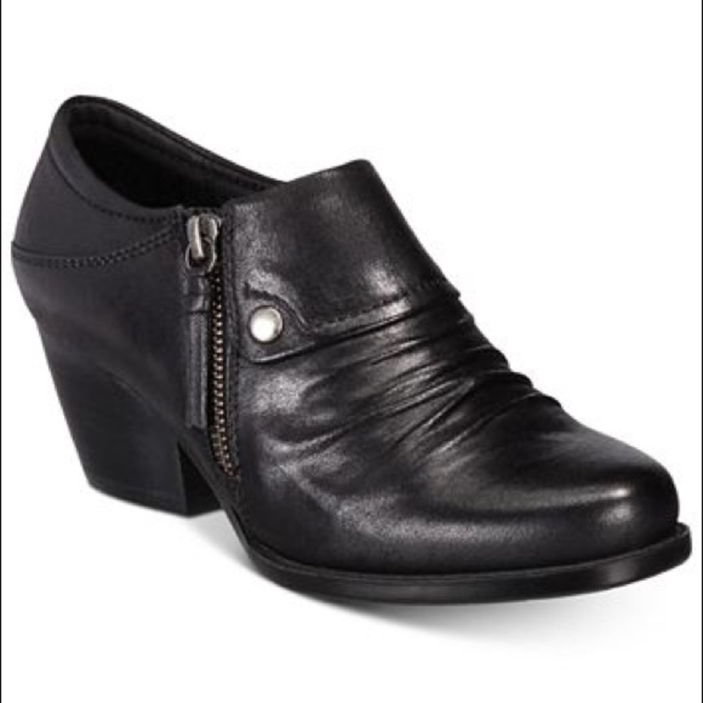 Bare Traps Rafaella Block-Heel Zip Ankle Booties
